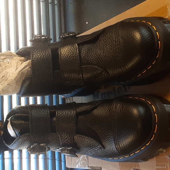 Dr. Martens - Picture 6 of 7